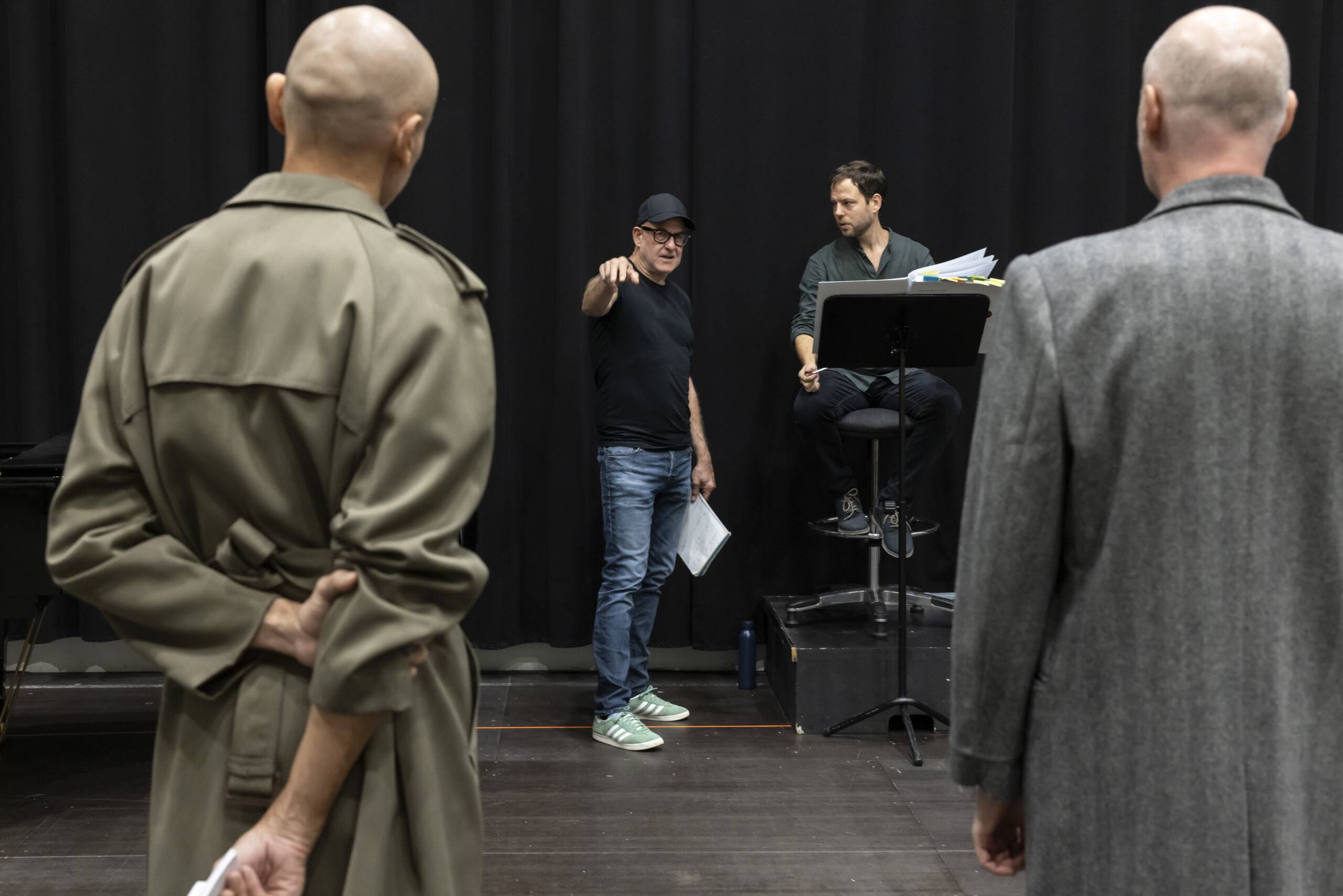 Ensayo de la ópera 'Enemigo del Pueblo' en el Palau de Les Arts de Valencia. Foto: Miguel Lorenzo.