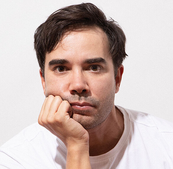 Guillermo Alonso: "Lo que hace 'queer' una novela es una mirada que llega de los márgenes"