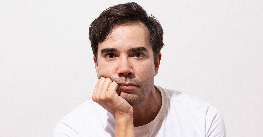 Guillermo Alonso: "Lo que hace 'queer' una novela es una mirada que llega de los márgenes"