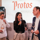 Peña Muñoz, Pilar Oltra, CEO de Vinology, y Carlos Villar, director general de Bodegas Protos.