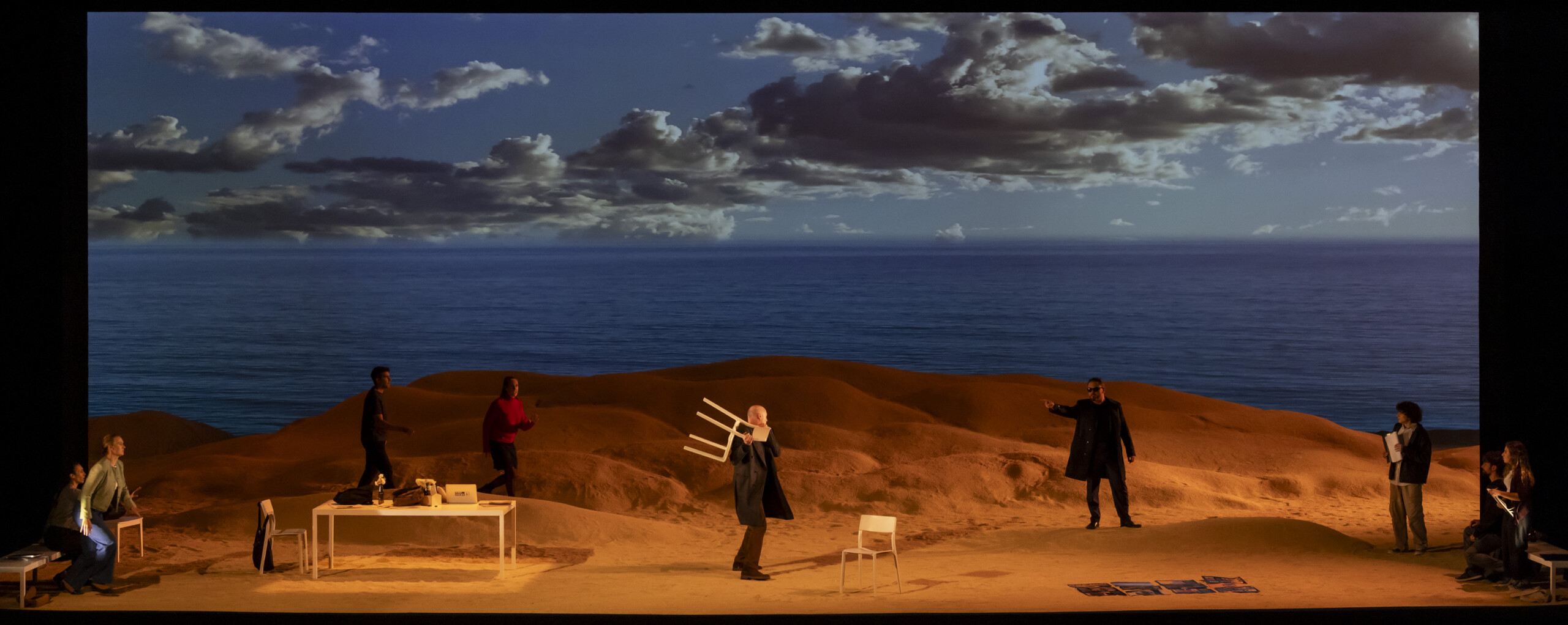 Enemigo del pueblo. Les Arts