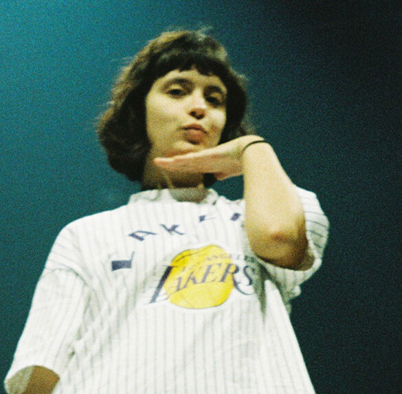 Belén Barenys: "Cantar tiene más de juego y disfrute, el teatro me exige muchísima concentración"