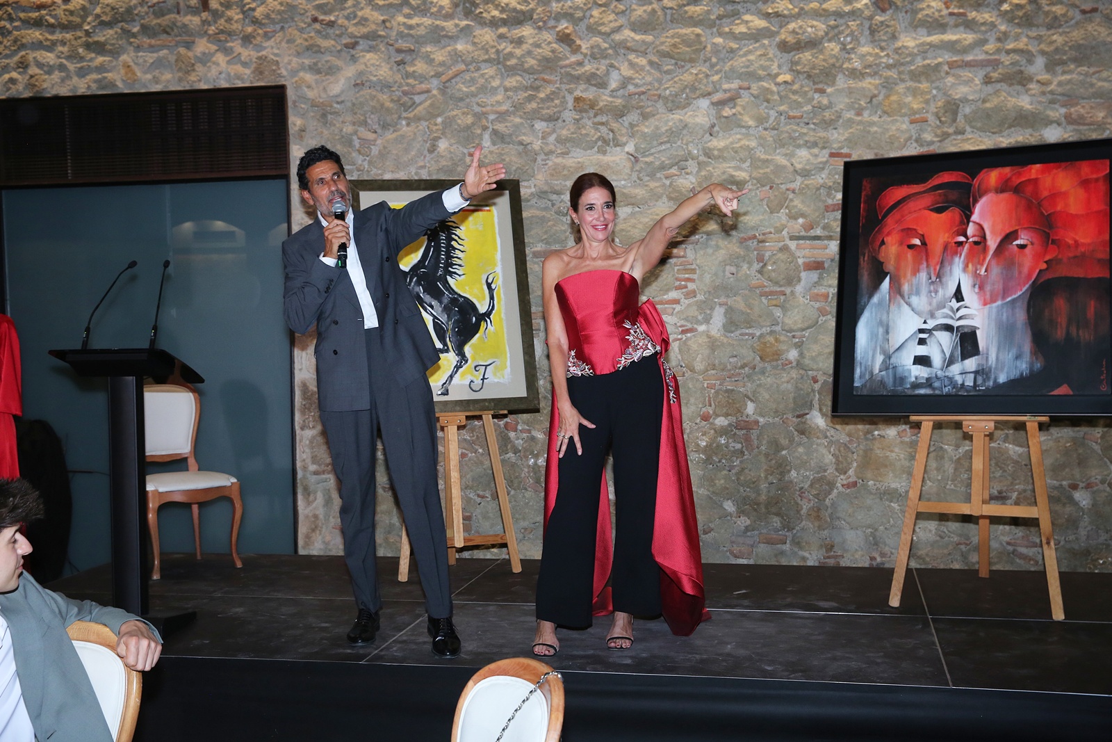 Iván Mañero y Elsa Anka, durante la subasta. Foto: Antonio Romero.