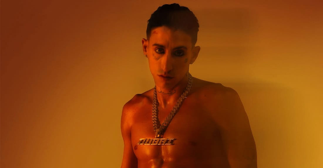 Es uno de los artistas más especiales de nuestra escena urbana.