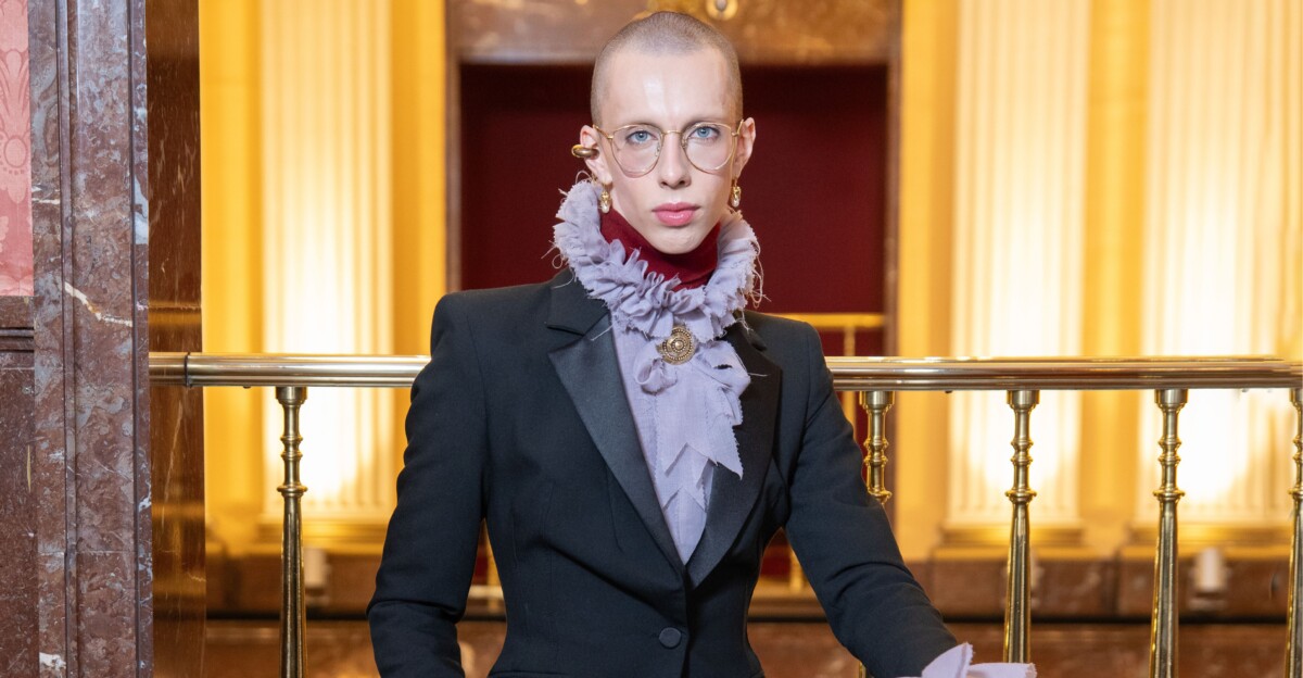 Hugáceo Crujiente da el salto al Teatro de la Zarzuela: "El drag es un arte que debe estar, verse y descubrirse en todas partes"