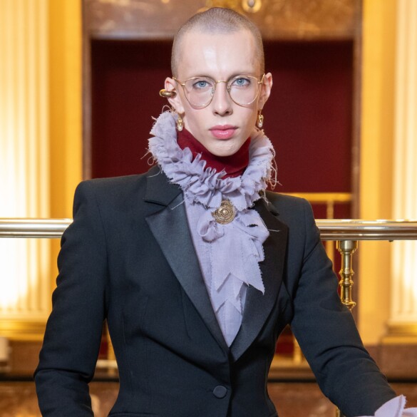 Hugáceo Crujiente da el salto al Teatro de la Zarzuela: "El drag es un arte que debe estar, verse y descubrirse en todas partes"