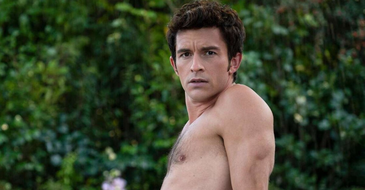 El actor Jonathan Bailey.