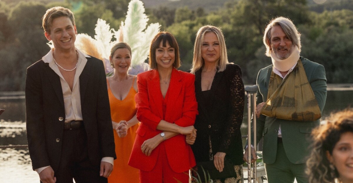 Frame de 'Todos los lados de la cama'.