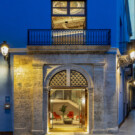 Fachada del Axel Hotel Valencia.