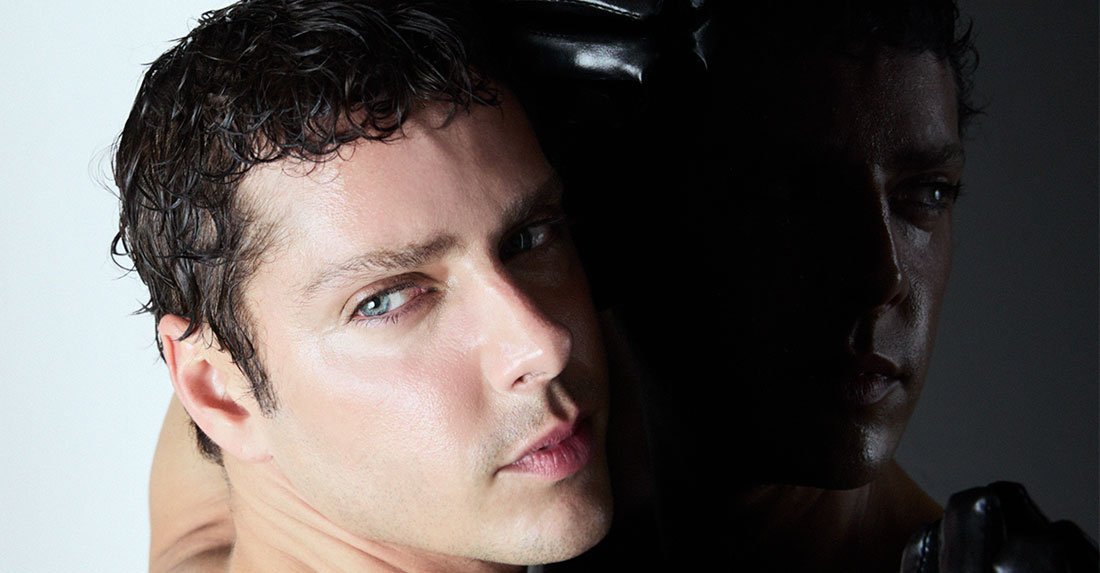 Eduardo Casanova estrena en el Día Mundial del Sida 'Silencio': "Romperlo acabaría con el estigma"