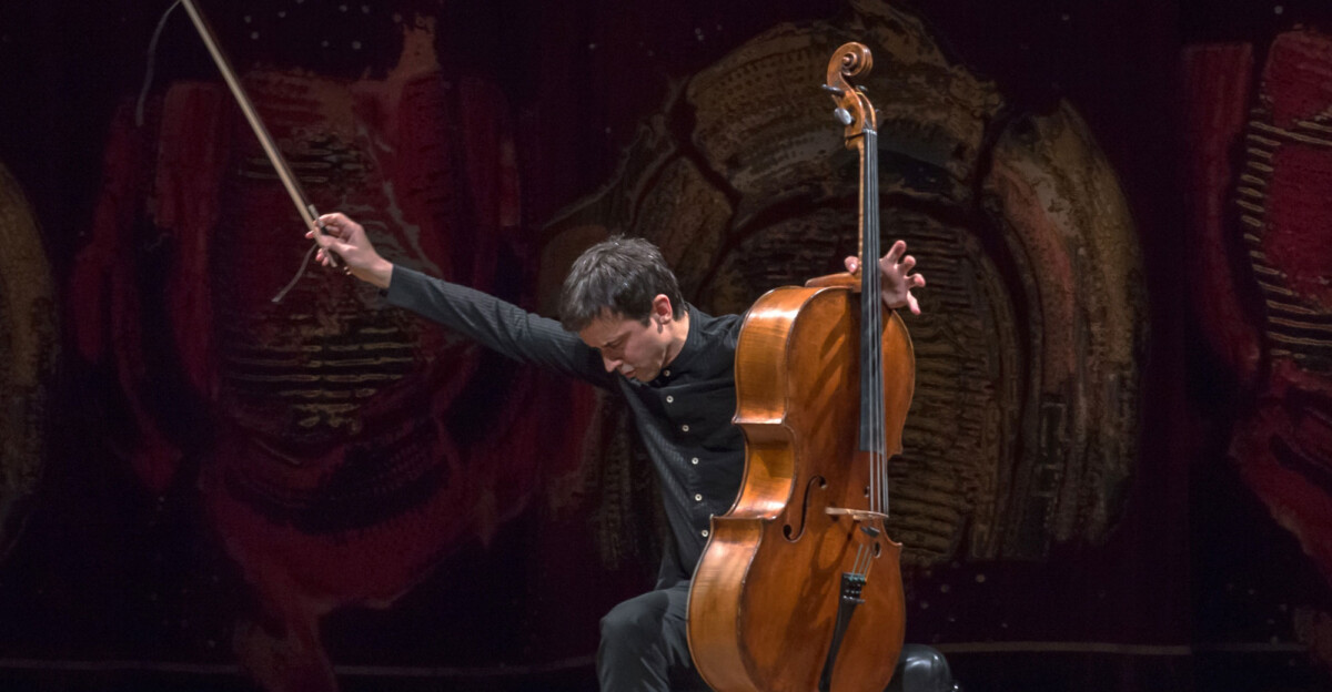 Jean-Guihen Queyras actúa en el Ciclo Impacta en el Auditorio Nacional de Música. Foto: Liliana Morsia.