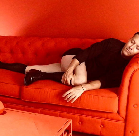 El violinista José Luis Montesdeoca aborda la salud mental LGTBIQ+ en 'Polca'