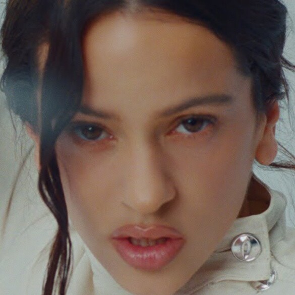 Rosalía lanza por sorpresa el videoclip de 'La Perla', su himno al despecho que triunfa por todo el mundo