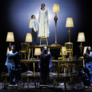 Un momento de 'Ariadna y Barbazul' que se acaba de estrenar en el Teatro Real. Arriba: Silvia Tro Santafé (El aya) y Paula Murrihy (Ariadna). Abajo las cinco mujeres de Barbazul y Maria Miró (Mélisande). Foto: Javier del Real.