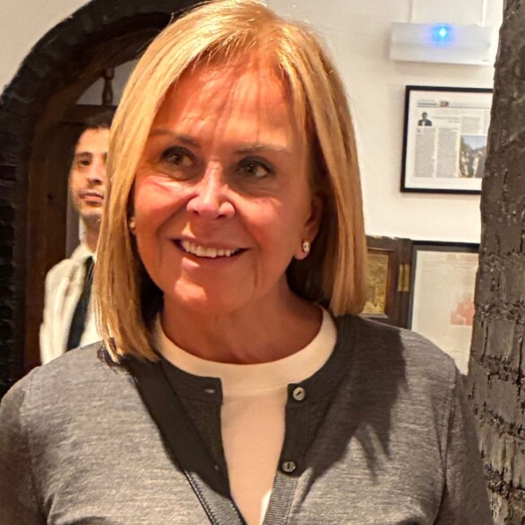 Rosa Clará, diseñadora nupcial: "Nada me gusta más que vestir de novia a dos mujeres para su boda"