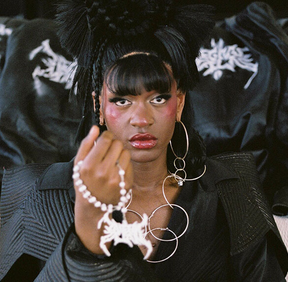 Megane Mercury: "No busco que mi mensaje sea solo 'soy negra y queer', sino 'soy joven y me pasan cosas"