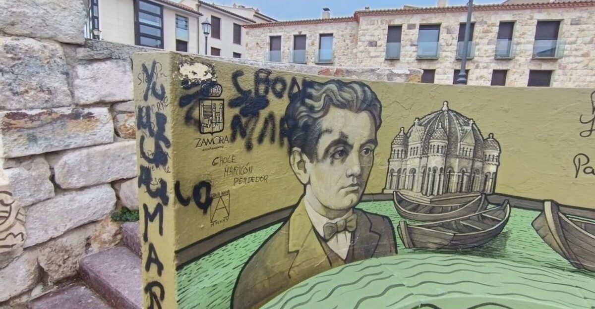 Pintada sobre el mural de Lorca en Zamora.