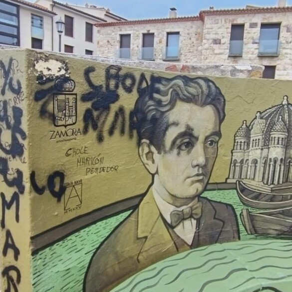 Aparecen varias pintadas homófobas sobre un mural de Federico García Lorca en Zamora