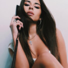 Top CELA STUDIO | Falda SUSMIES | Sandalias SOPHIA WEBSTER | Joyas THOMAS SABO y UNODE50