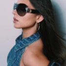 Gafas SORASTUDIO | Pendientes UNODE50 | Vestido PALM ANGELS