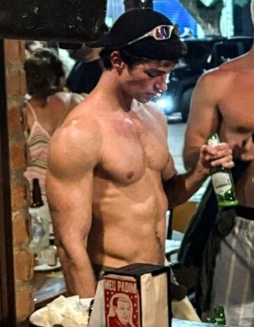 Manu Ríos en el Carnaval de Brasil.