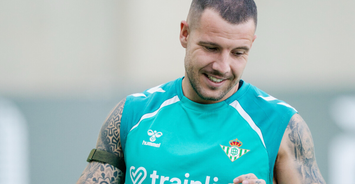 Aitor Ruibal, jugador del Betis, a favor del colectivo LGTBIQ+ en el mundo del fútbol