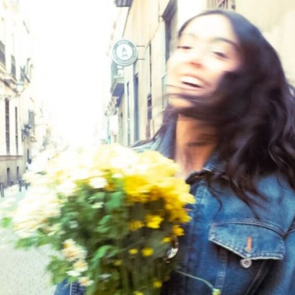 Chiara Oliver presenta 'margaritas', nuevo adelanto de su esperado álbum