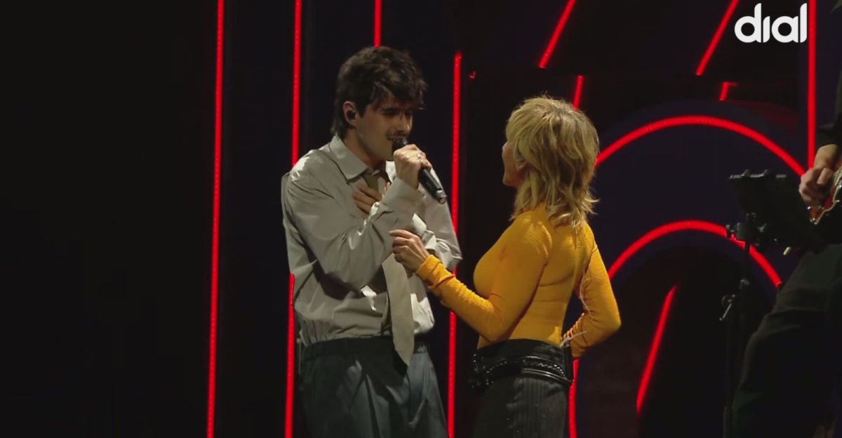 El dúo que nadie esperaba: Martin Urrutia sube al escenario para cantar con Ana Torroja