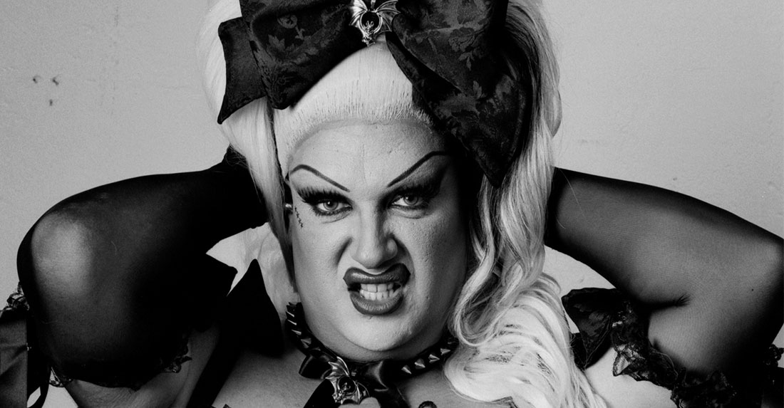 Estrenamos el terrorífico vídeo de 'She's a Killer!', avance del cañero nuevo proyecto de Estrella Xtravaganza