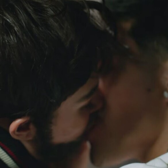 La estrella urbana El Bogueto, acusado de queerbaiting: ¿hay un beso gay en su nuevo vídeo?