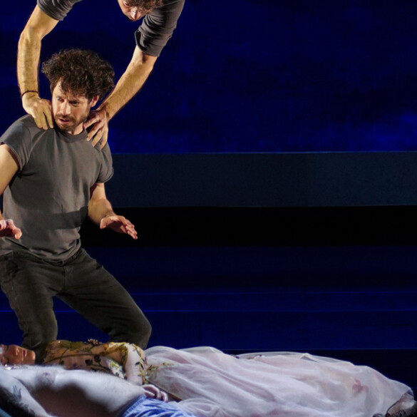 'El sueño de una noche de verano' y el bosque equívoco de la confusión en el Teatro Real