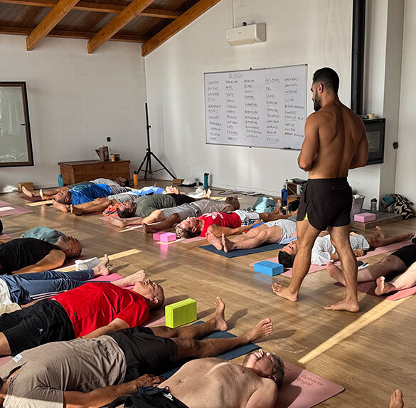 ¿Por qué cada vez más hombres gais se van de retiro?