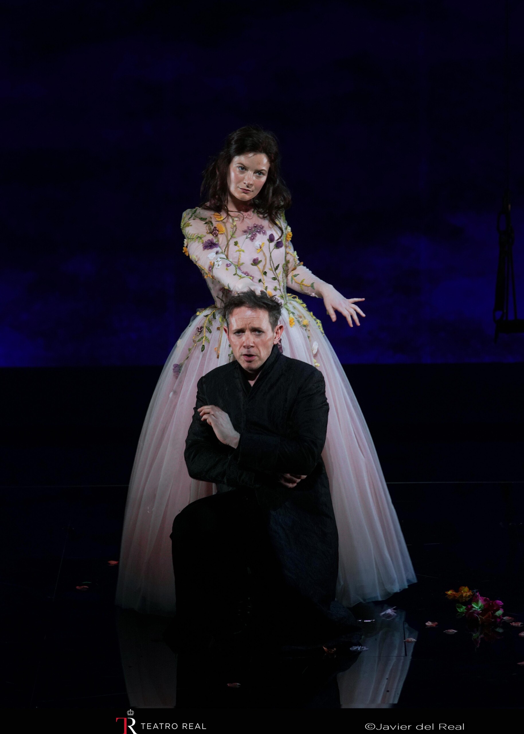  Iestyn Davies (Oberon) y Liv Redpath (Tytania) en un momento de El sueño de una noche de verano, de Britten. Foto: Javier del Real.