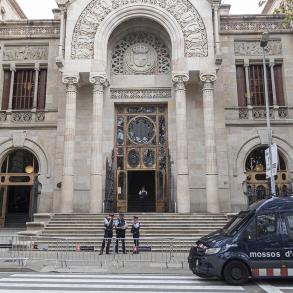 Condenan a seis años de cárcel a un hombre por agredir sexualmente a un menor trans en Barcelona