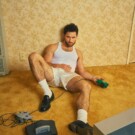 Robbie G.K. para 'Behind the Blinds'.