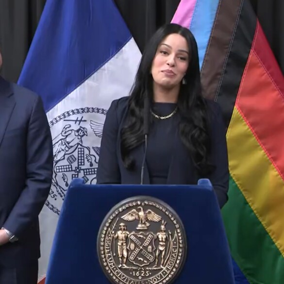 Quién es Taylor Brown, la primera mujer trans al frente de una oficina municipal en Nueva York
