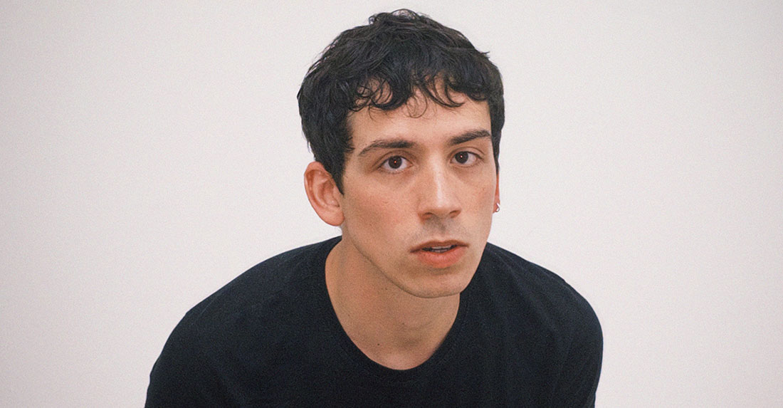 Regresa uno de los artistas LGTBIQ+ más singulares de nuestra escena pop. Foto: William Warrior