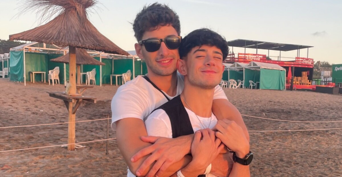 El 'youtuber' Kevsho posa con su novio.