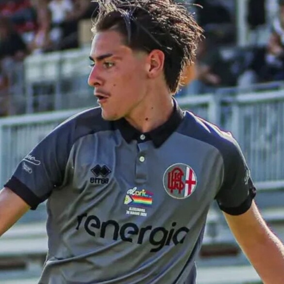 Un equipo de fútbol italiano luce la bandera LGTBIQ+ en su equipación por primera vez en el país