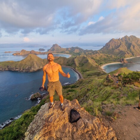 Fernando en Indonesia.