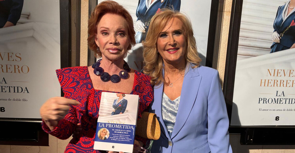 Paloma San Basilio quiso acompañar en el Palacio de la Prensa de Madrid en la presentación de su nueva novela.