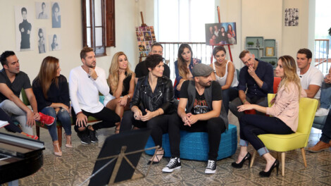 Los 16 participantes de OT2001 reunidos en 2016.