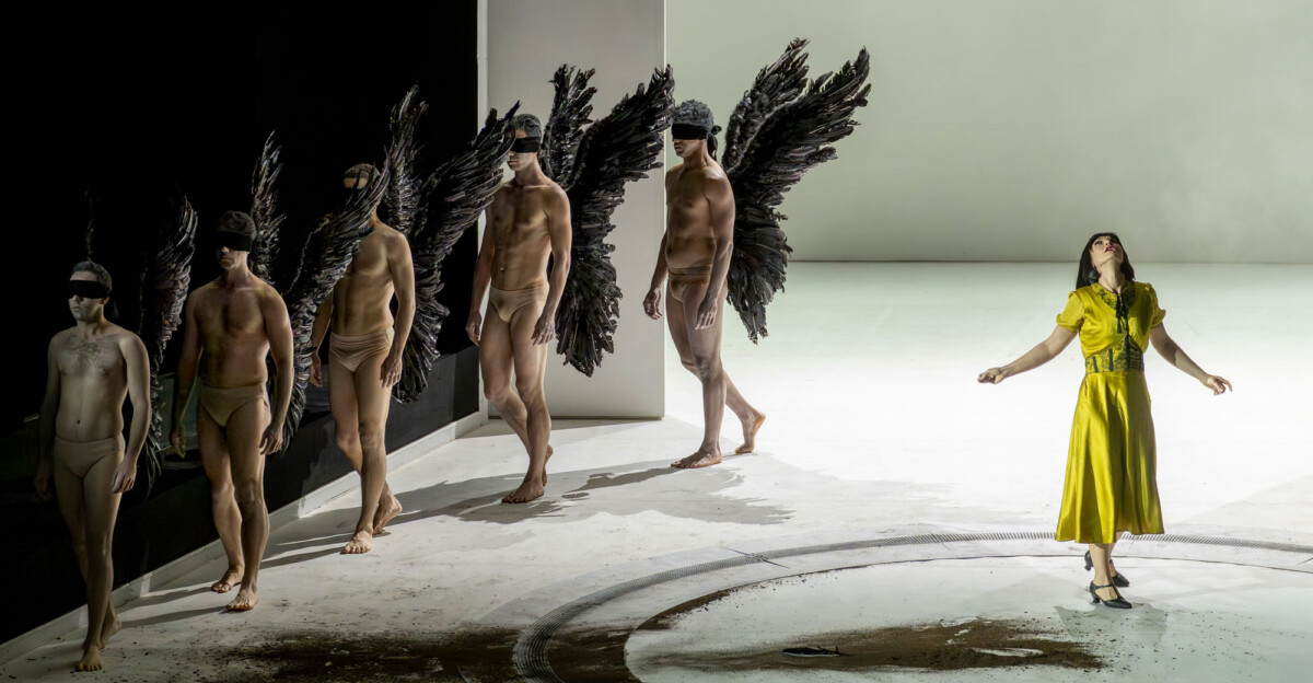 La maravillosa ópera de Strauss llega a Valencia en un impactante montaje procedente de La Scala de Milán. Foto: Miguel Lorenzo-Mikel Ponce.