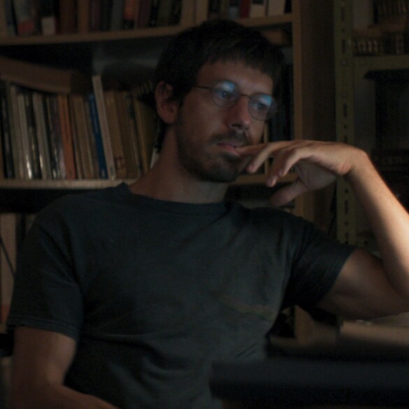 'Casi todo bien', la anticomedia romántica sobre el fracaso, la creatividad y el amor hacia la literatura