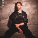 Chaqueta <a href="https://www.allsaints.com/eu" target="_blank" rel="noopener">All Saints</a> Camiseta <a href="https://addicted.es/es/" target="_blank" rel="noopener">Addicted</a> Pantalón <a href="https://addicted.es/es/" target="_blank" rel="noopener">Addicted</a>