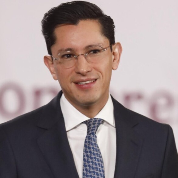 Roberto Velasco hace historia en México como el primer canciller abiertamente gay