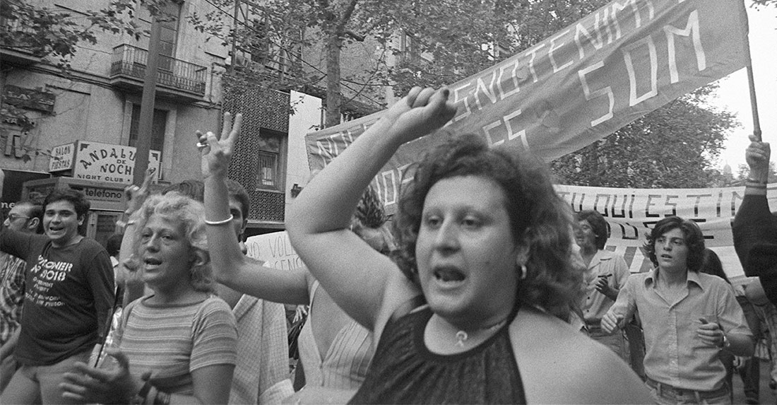 Una mítica imagen de Colita de la primera manifestación LGTBIQ+ forma parte de PhotoEspaña.