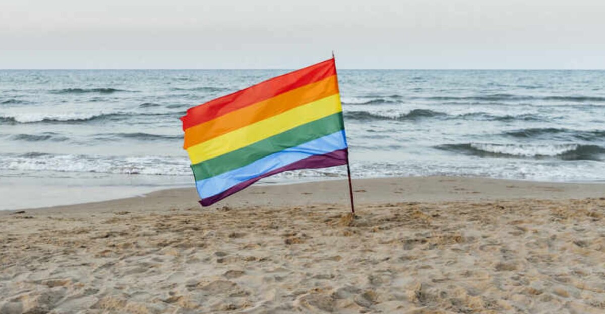 Condenado un camarero por agredir e insultar a una pareja gay en Benidorm