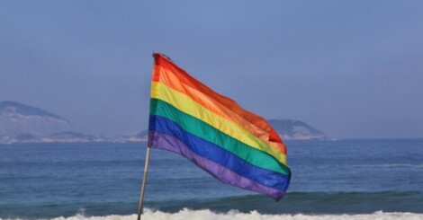 Condenado un camarero por agredir e insultar a una pareja gay en Benidorm