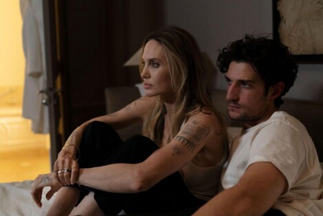 Angelina Jolie y Louis Garrel en 'Couture'.